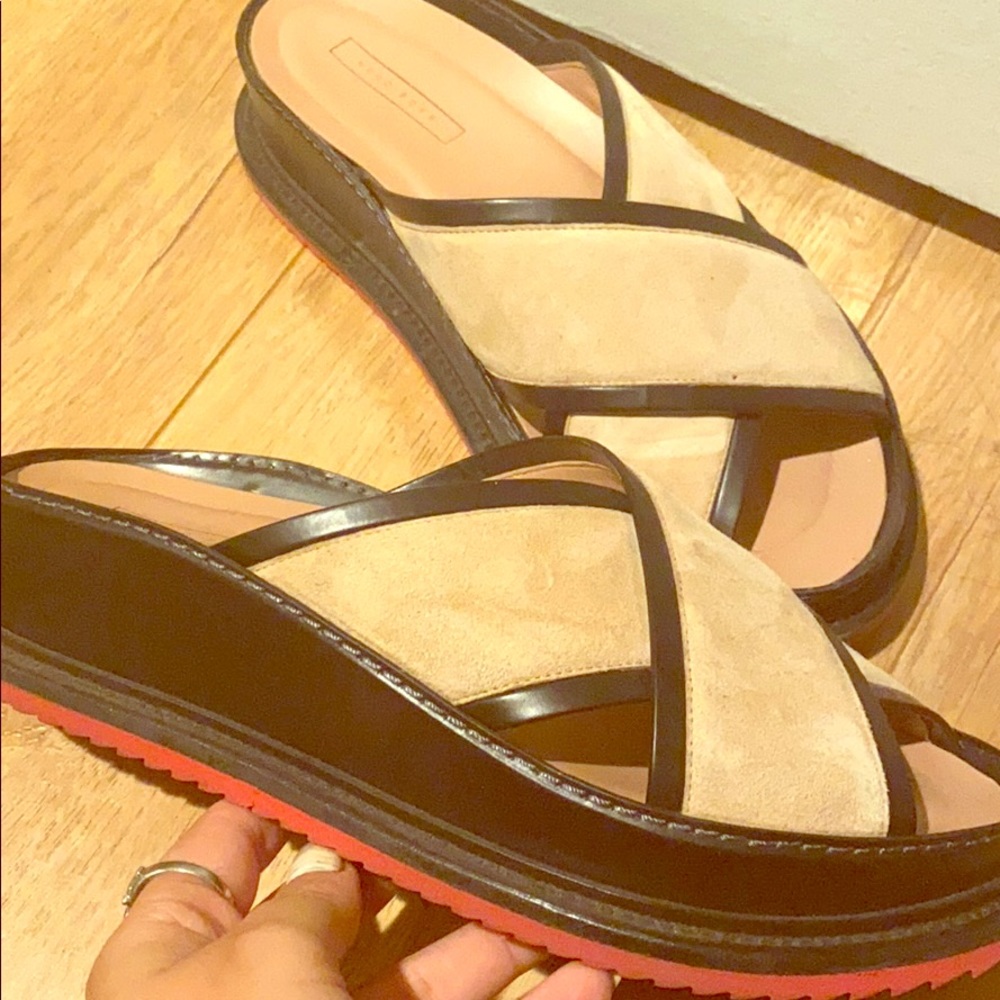 Hugo Boss Platform Slides
